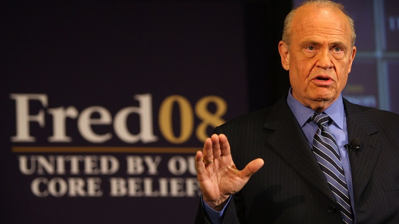 Fred Thompson giving campaign speech