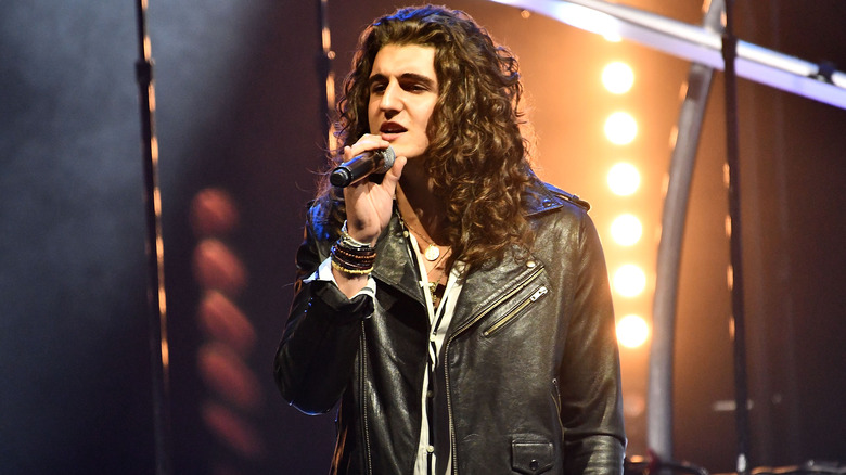 Cade Foehner singing 