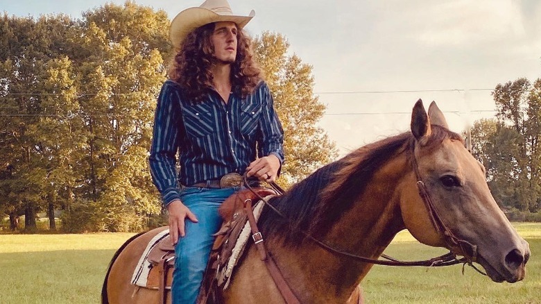 Cade Foehner riding horse 