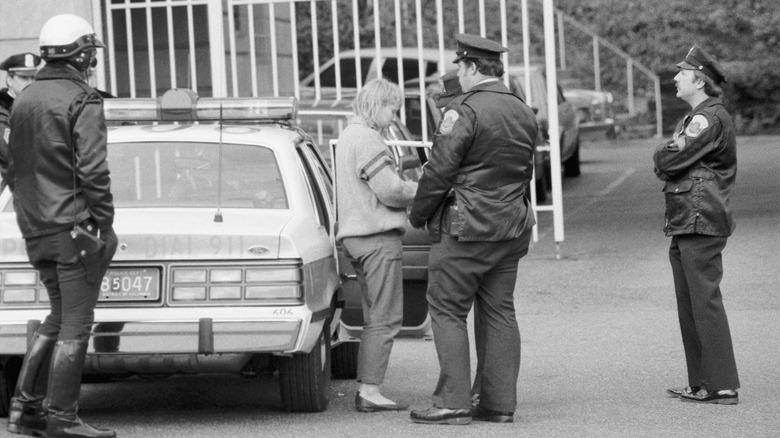 Amy Carter getting arrested