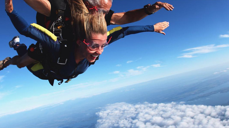 Kaity Biggar skydiving