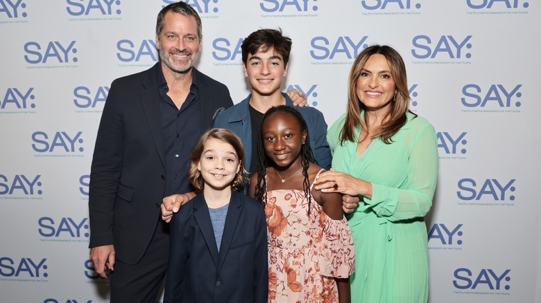 Peter Hermann, Mariska Hargitay and their children smiling