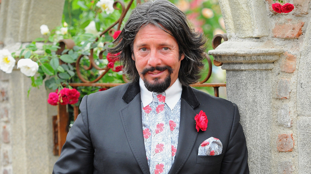 Laurence Llewelyn-Bowen in flowers