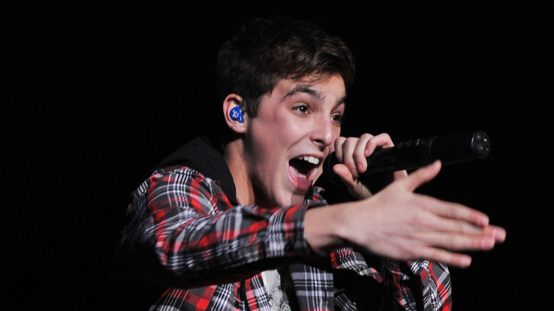 Jackson Guthy singing in 2012