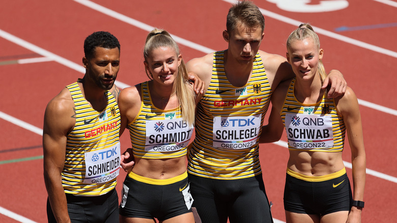 Alica Schmidt with Team Germany at the World Athletics Championship