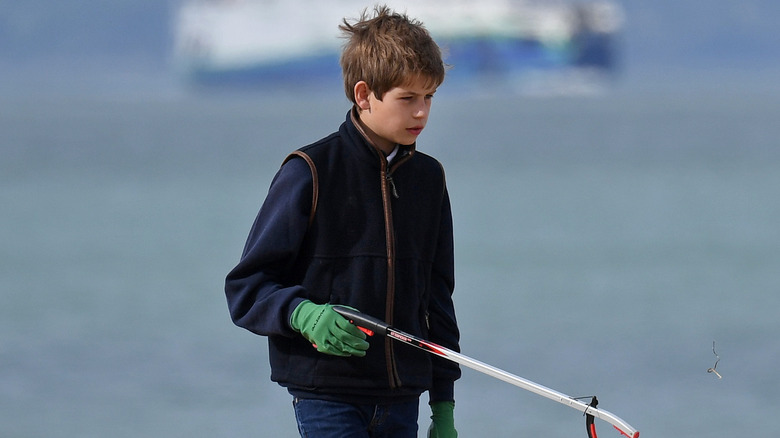 Viscount Severn cleaning a beach 