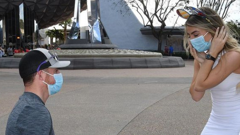 Shelby Blackstock proposing to his girlfriend at Disneyland 