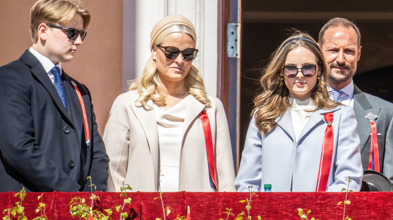 Norwegian royal family outside