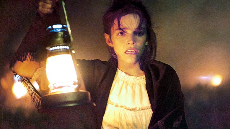 Brooke Adams holding a lantern in Days of Heaven