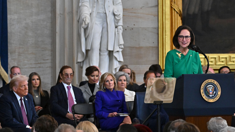 Deb Fischer making a speech at inauguration