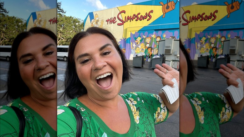 Deanna Colón taking a selfie outside of Fox studios