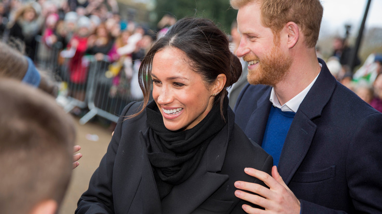 Meghan and Harry meeting fans