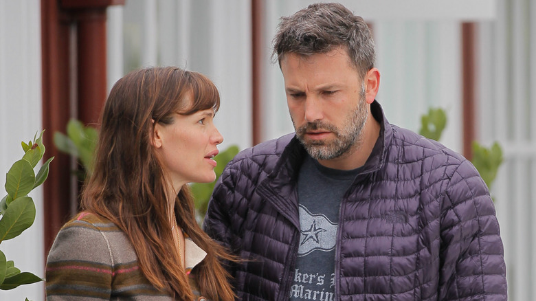 Jennifer Garner speaks to Ben Affleck