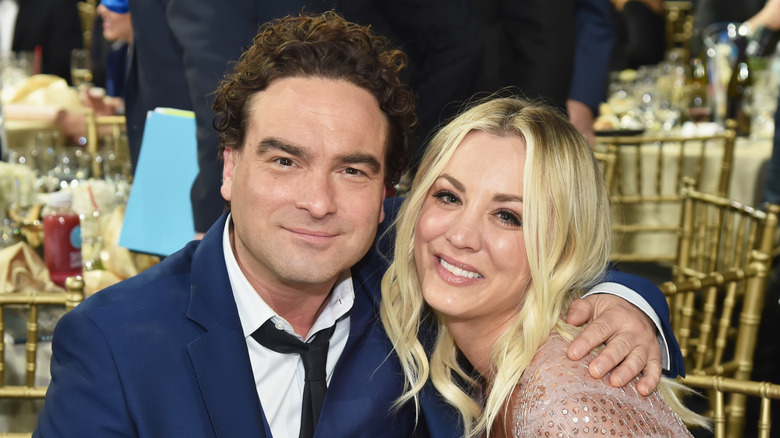 Johnny Galecki arm around Kaley Cuoco