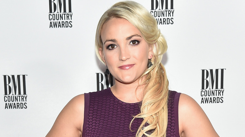 Jamie Lynn Spears poses for the camera at an event.