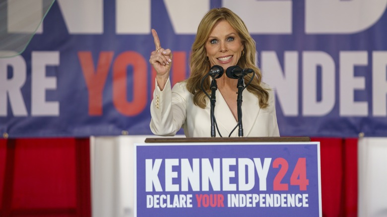 Cheryl Hines at a RFK Jr. rally