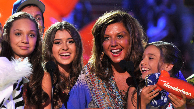 The cast of Dance Moms accepting Nickelodeon award