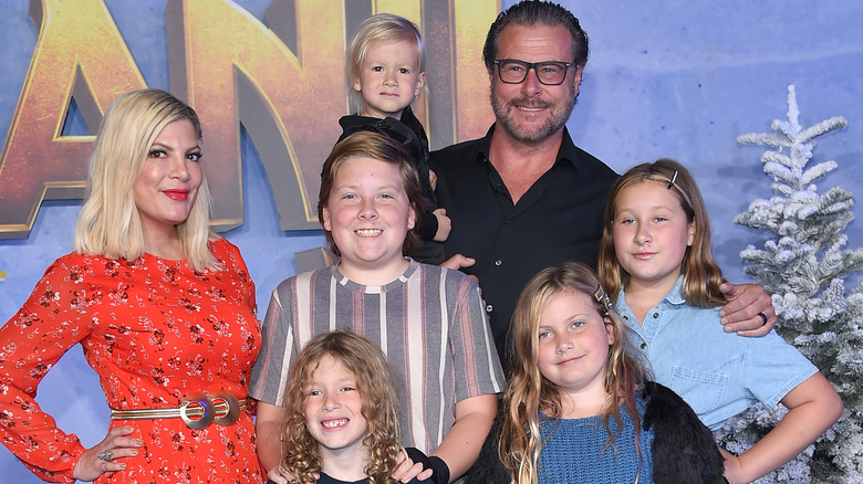 Tori Spelling, Dean McDermott, and their children