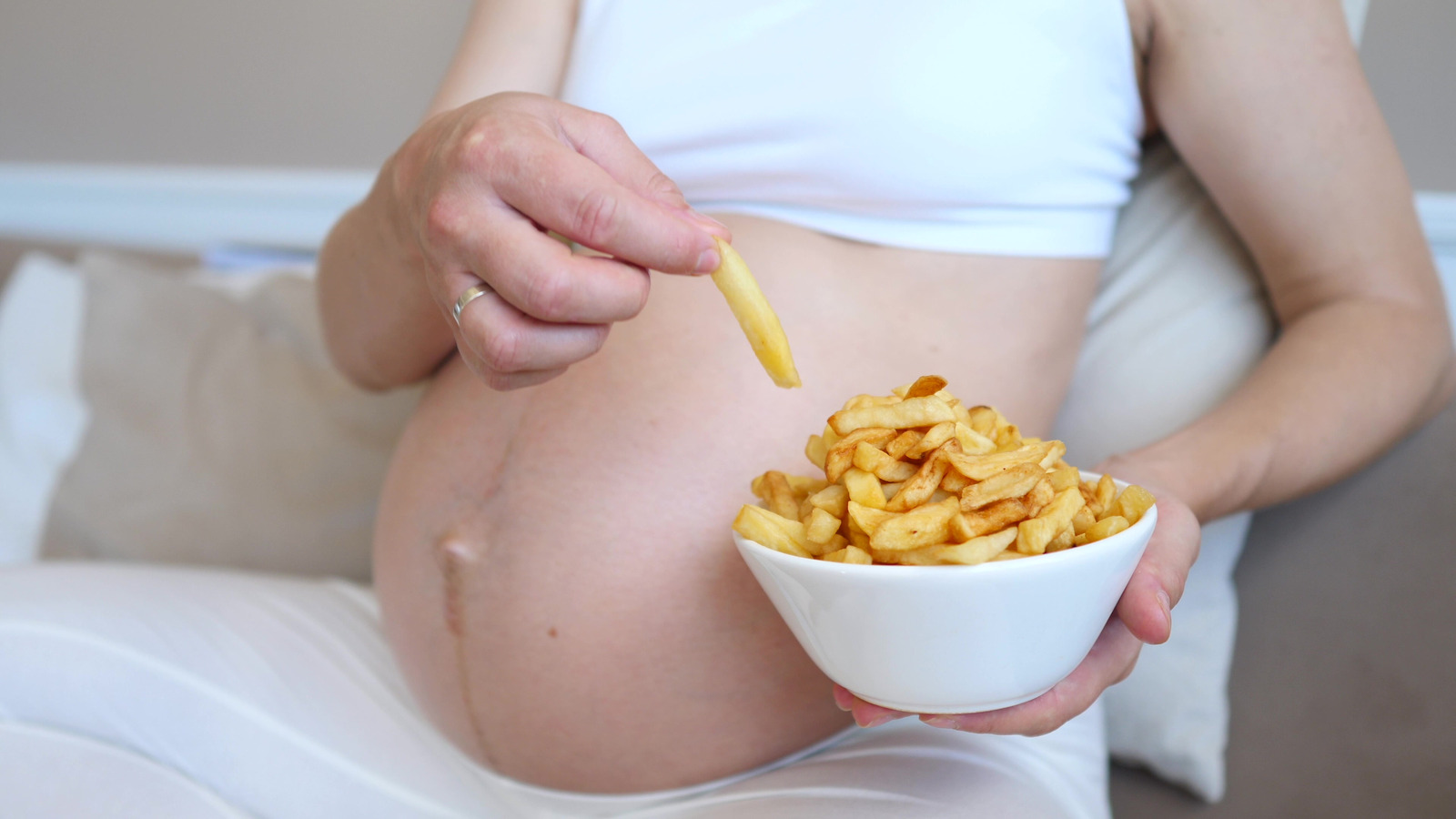 Why Do Some People Crave Junk Food In Early Pregnancy 