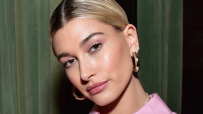 Hailey Baldwin poses on the red carpet