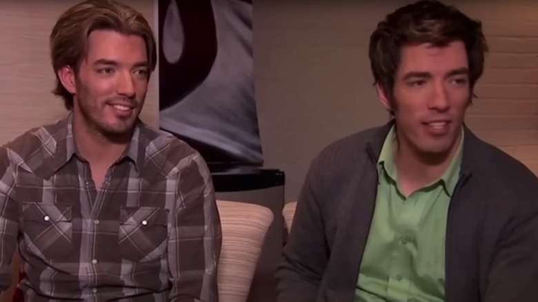 Jonathan and Drew Scott smiling in first episode