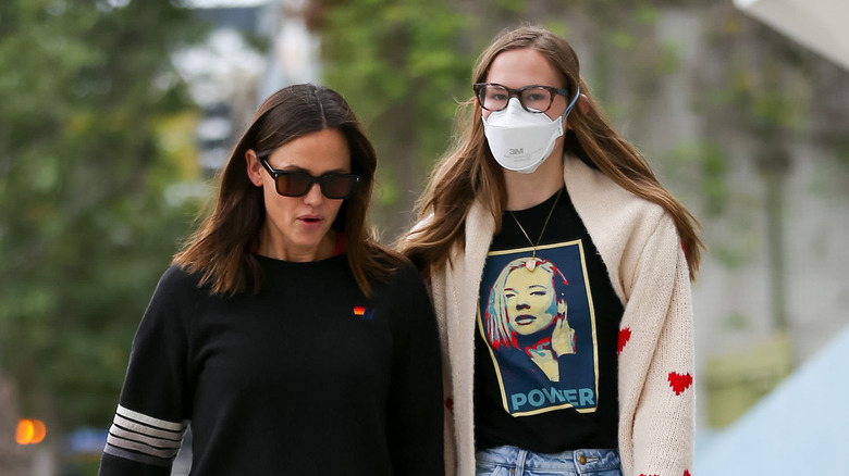 Violet Affleck with her mother 