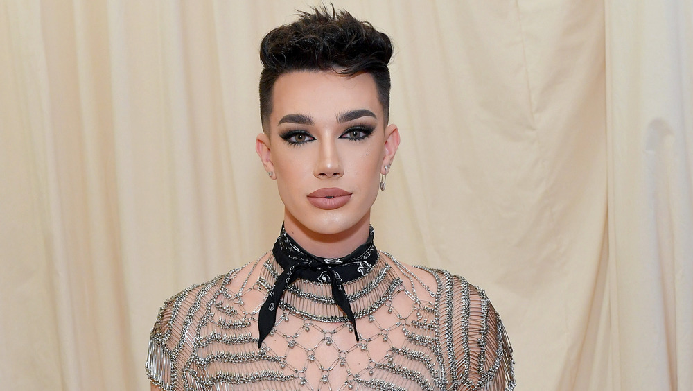 James Charles, signature cat-eye makeup