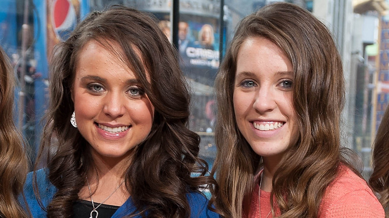 jinger and jill duggar smiling