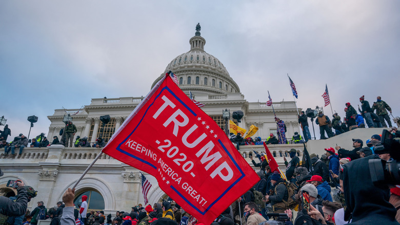 Trump flag in front of the US Capitol