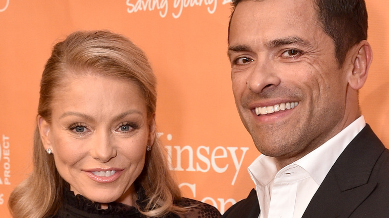 Kelly Ripa and Mark Consuelos smiling together