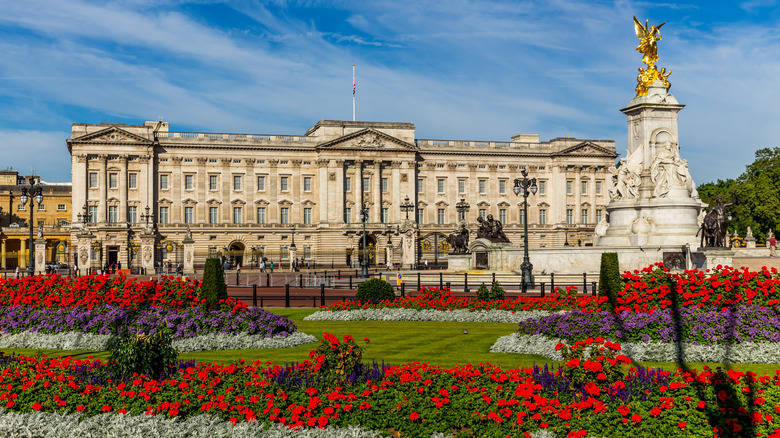 Buckingham Palace exterior with garden