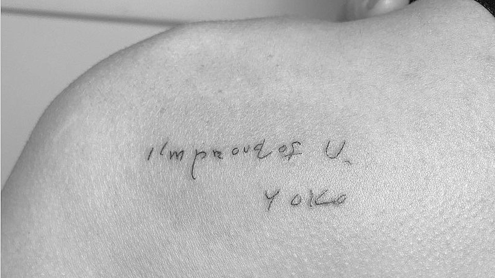 Miley Cyrus shows off her Yoko Ono tattoo