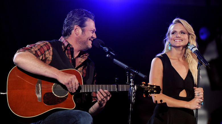 Blake Shelton and Miranda Lambert performing a duet