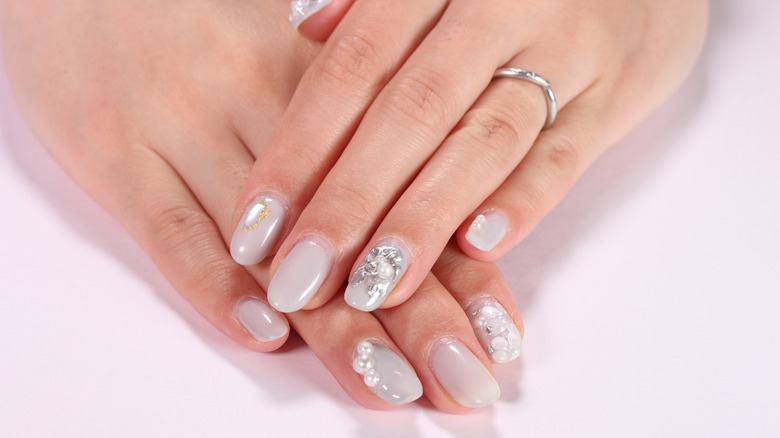 Pearl manicure