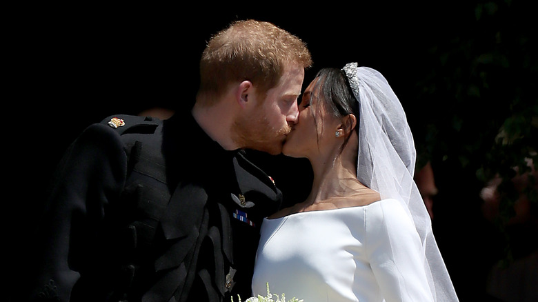 Harry and Meghan wedding kiss 