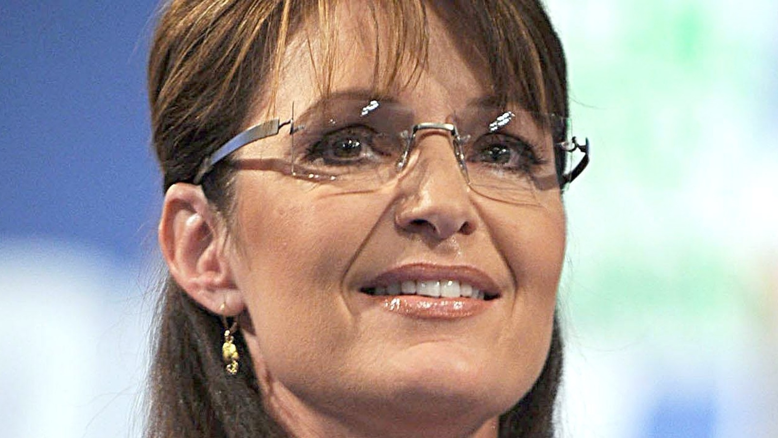 Why Sarah Palin S Jewelry At The Cpac Rally Has Twitter Seeing Red