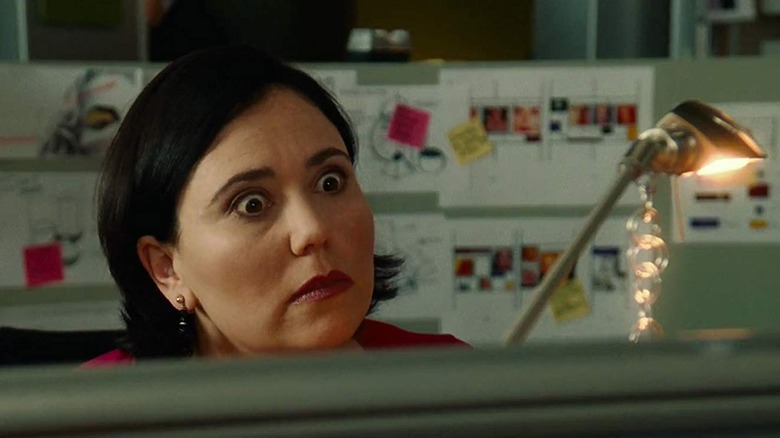 Alex Borstein, who'd go on to play Susie from The Marvelous Mrs. Maisel, in Catwoman