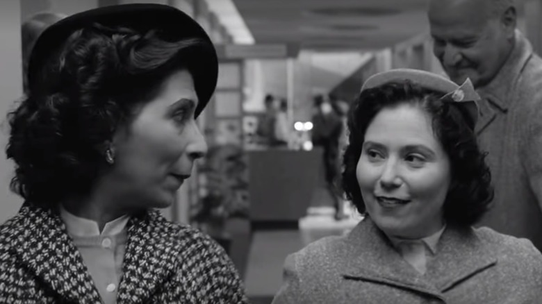 Alex Borstein, who'd later be known as Susie from The Marvelous Mrs. Maisel, in Good Night and Good Luck