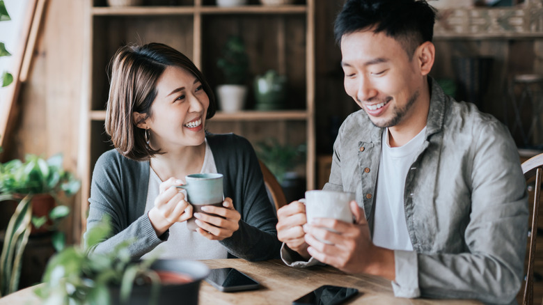 couple on coffee date