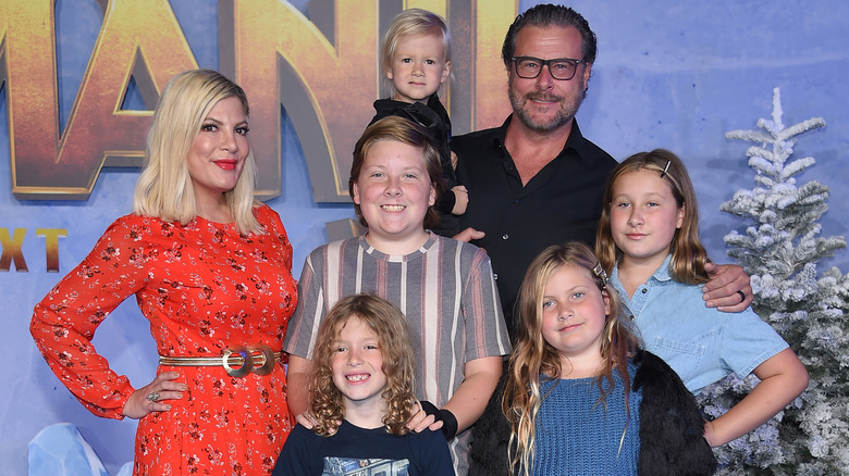 Tori Spelling, Dean McDermott and family 2019