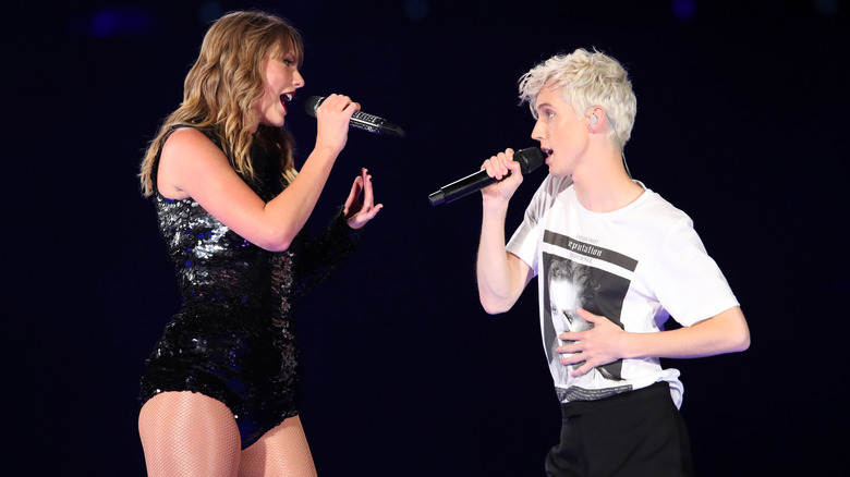 Troye Sivan and Taylor Swift performing together