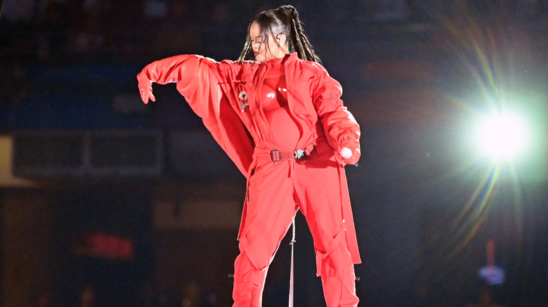 Why Rihanna Isn't Getting Paid to Perform at the Super Bowl