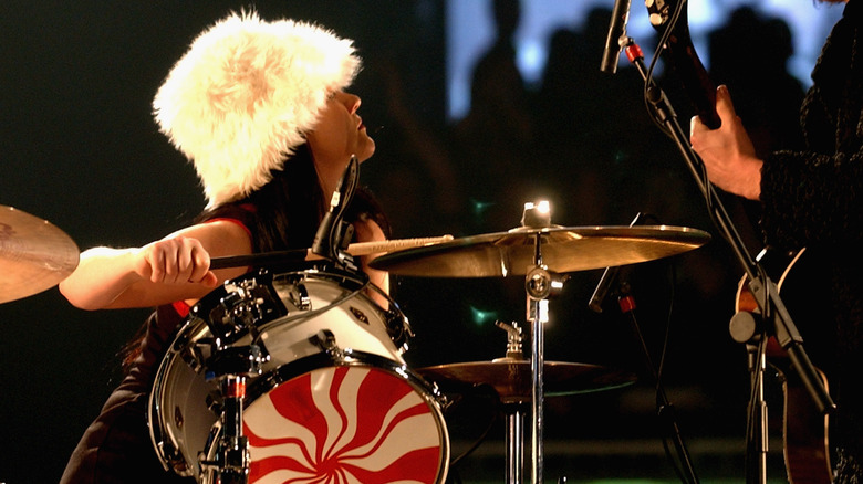 Meg White, MTV performance, 2003