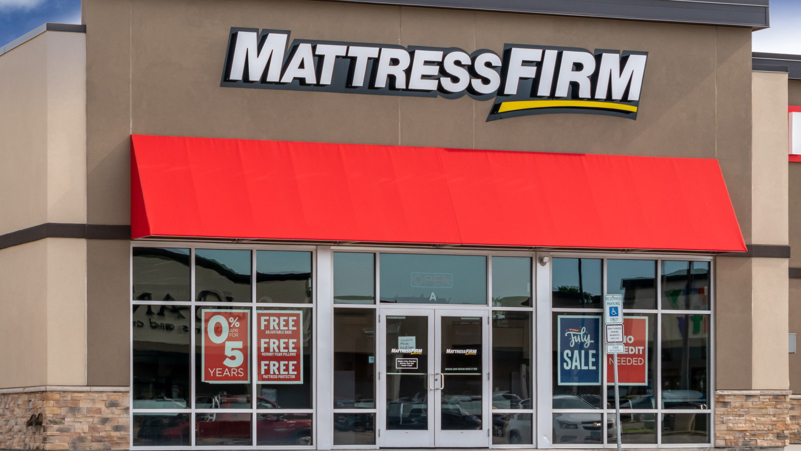 actor on mattress firm commercial