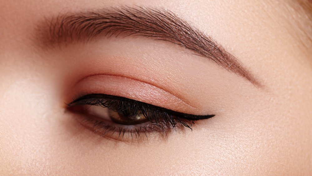Why You Should Use The Tape Method When Applying Eyeliner