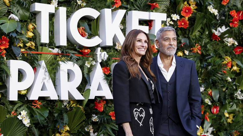 George Clooney and Julia Roberts smiling 