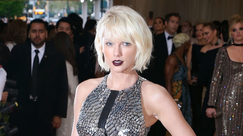 Taylor Swift in black lipstick