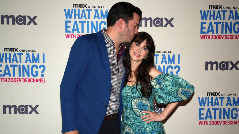 Jonathan Scott kissing Zooey Deschanel's head