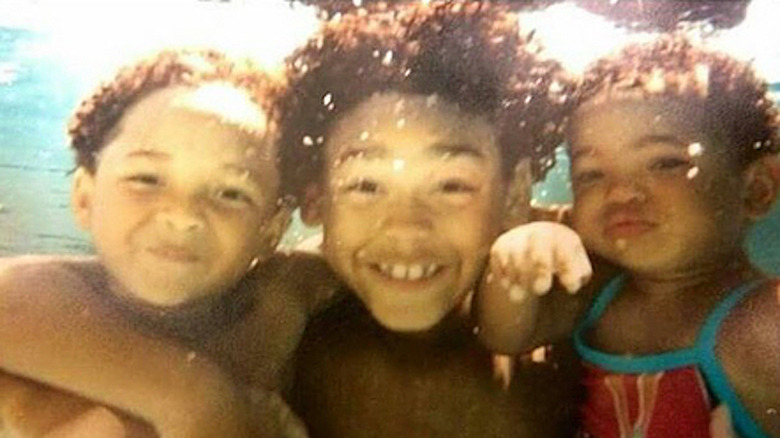 Young Willow Smith with her brothers