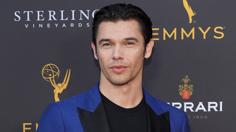 Paul Telfer on the red carpet. 